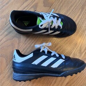 Adidas Kids Black and White indoor soccer shoes size 13